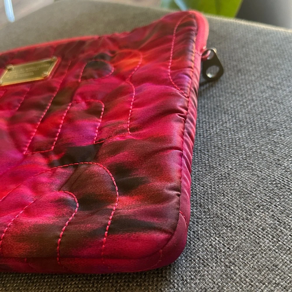 Marc By Marc Jacobs Fuchsia and Black Quilted Nylon Laptop Case - Picture 4 of 11